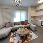 Mozart House - Spacious Luxury - Heart Of The Appartamento Tirana