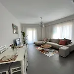 Mozart House - Spacious Luxury - Heart Of The Appartamento Tirana