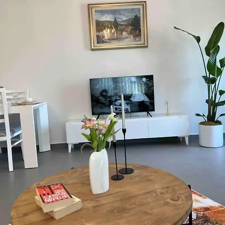 Mozart House - Spacious Luxury - Heart Of The 아파트 티라나