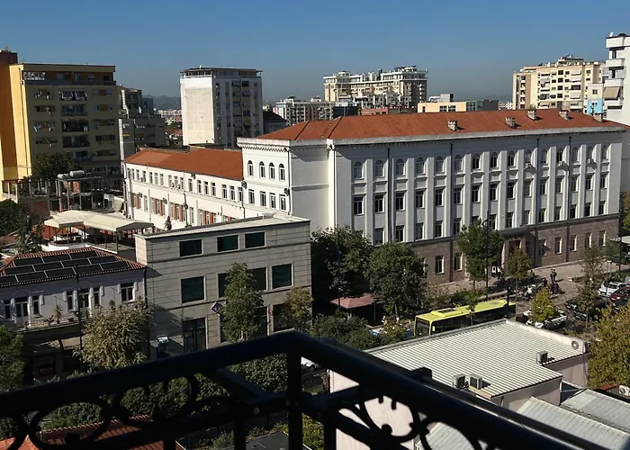شقة Mozart House - Spacious Luxury - Heart Of The تيرانا